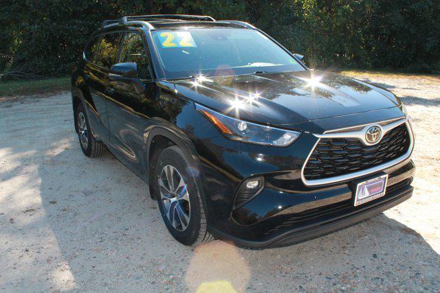used 2022 Toyota Highlander car, priced at $32,987