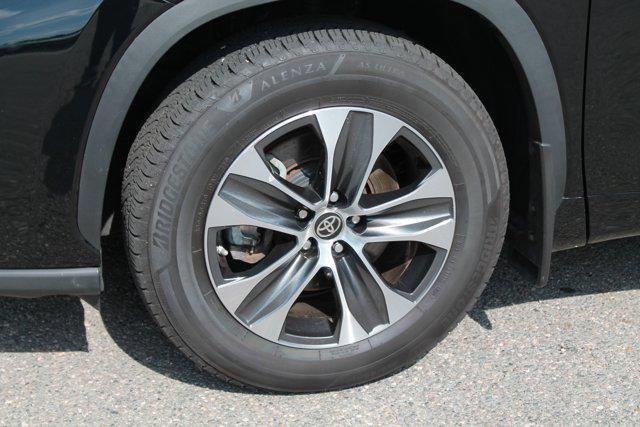 used 2023 Toyota Highlander car, priced at $36,987