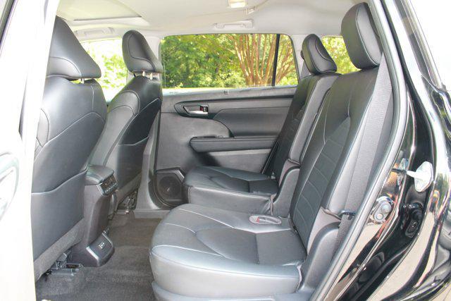used 2023 Toyota Highlander car, priced at $36,987