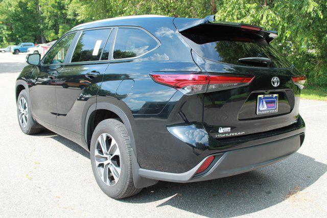 used 2023 Toyota Highlander car, priced at $36,987