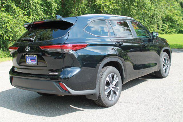 used 2023 Toyota Highlander car, priced at $36,987