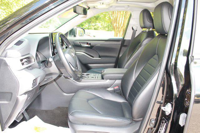 used 2023 Toyota Highlander car, priced at $36,987