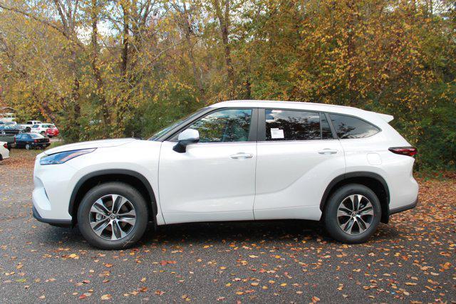 new 2026 Toyota Highlander car, priced at $45,221