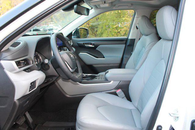 new 2026 Toyota Highlander car, priced at $45,221