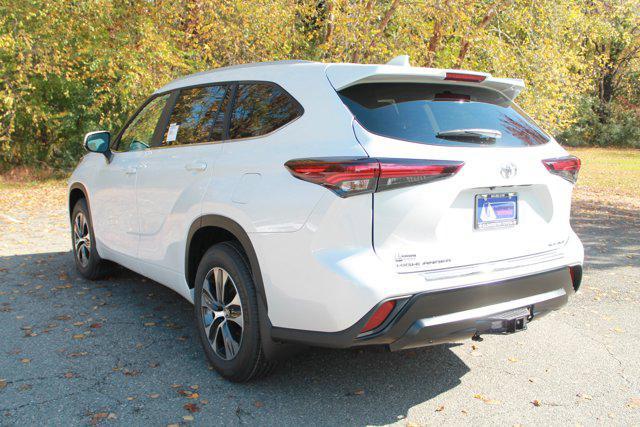 new 2026 Toyota Highlander car, priced at $45,221