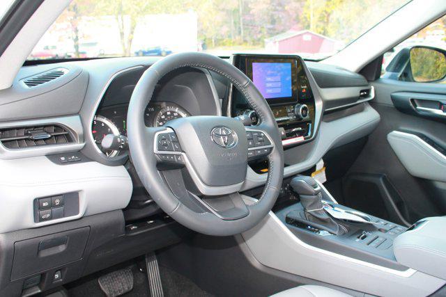 new 2026 Toyota Highlander car, priced at $45,221