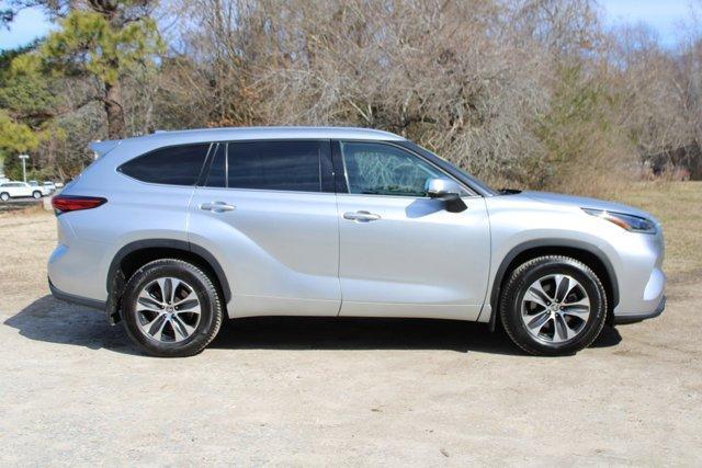 used 2021 Toyota Highlander car, priced at $31,987