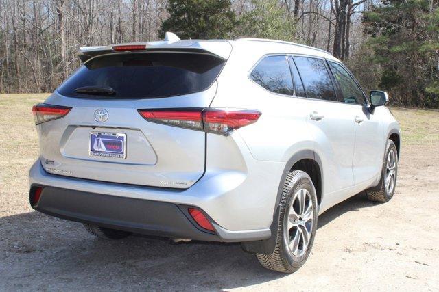 used 2021 Toyota Highlander car, priced at $31,987