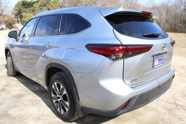 used 2021 Toyota Highlander car, priced at $31,987