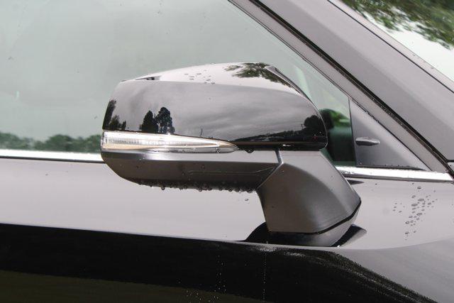 used 2025 Toyota Highlander car, priced at $39,987