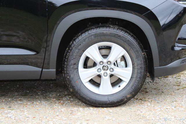 used 2025 Toyota Highlander car, priced at $39,987