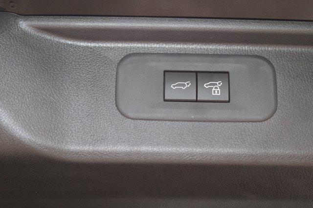 used 2025 Toyota Highlander car, priced at $39,987