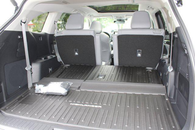 new 2025 Toyota Highlander car, priced at $55,726