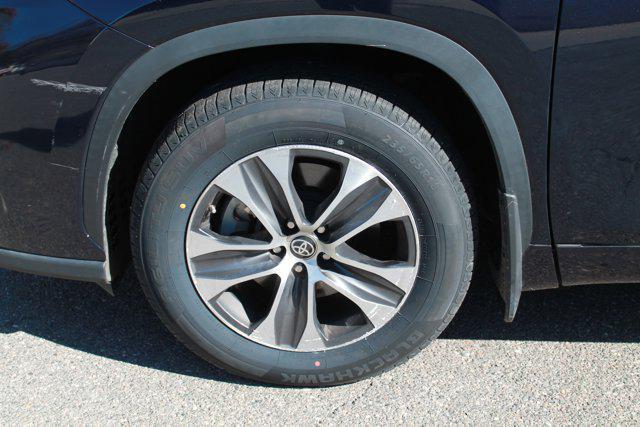 used 2021 Toyota Highlander car, priced at $31,987
