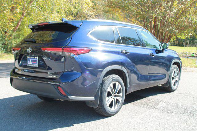 used 2021 Toyota Highlander car, priced at $31,987