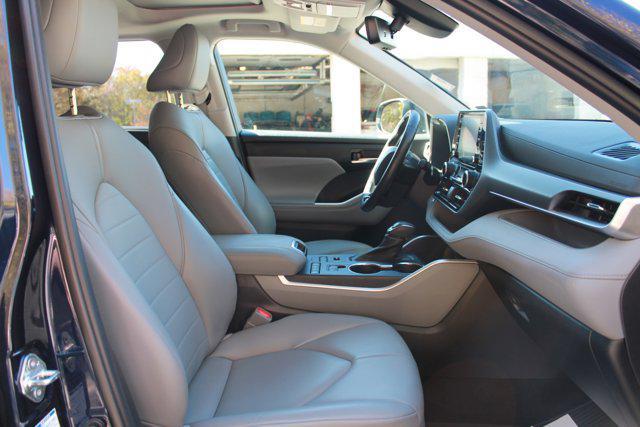 used 2021 Toyota Highlander car, priced at $31,987