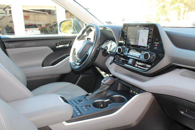 used 2021 Toyota Highlander car, priced at $31,987