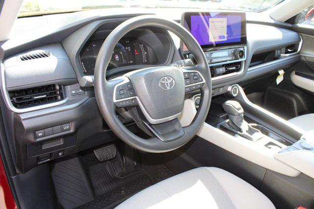 used 2025 Toyota Highlander car, priced at $40,500