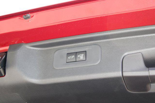 used 2025 Toyota Highlander car, priced at $40,500