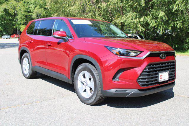 used 2025 Toyota Highlander car, priced at $40,500