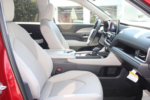 used 2025 Toyota Highlander car, priced at $40,500