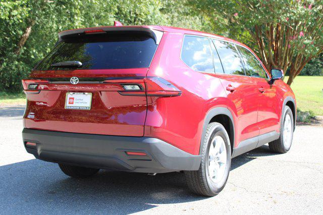 used 2025 Toyota Highlander car, priced at $40,500