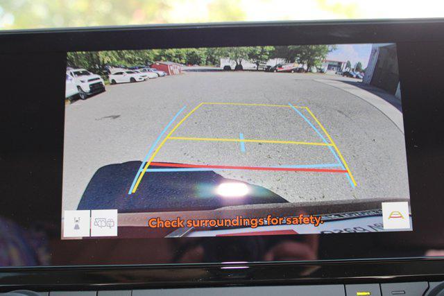 used 2025 Toyota Highlander car, priced at $40,500