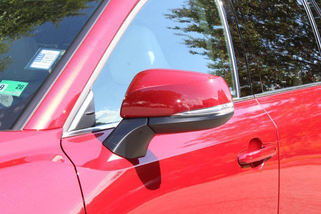 used 2025 Toyota Highlander car, priced at $40,500