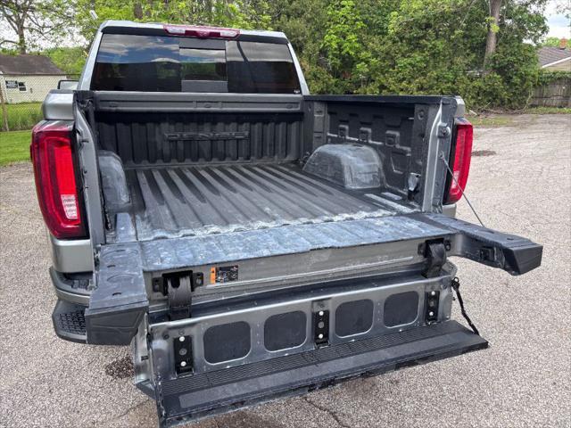 used 2021 GMC Sierra 1500 car, priced at $32,000