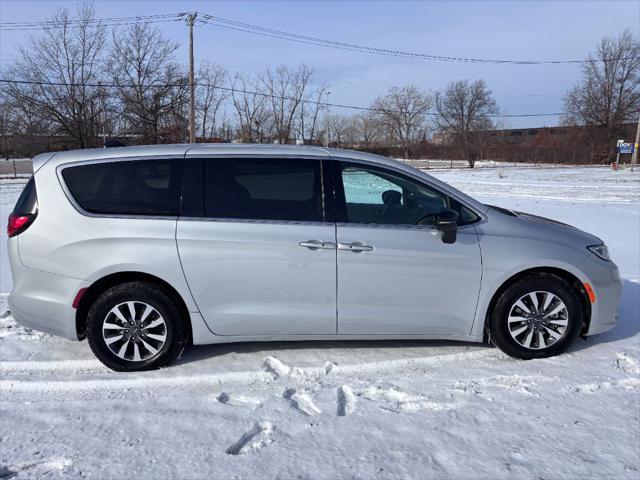 used 2024 Chrysler Pacifica Hybrid car, priced at $38,900