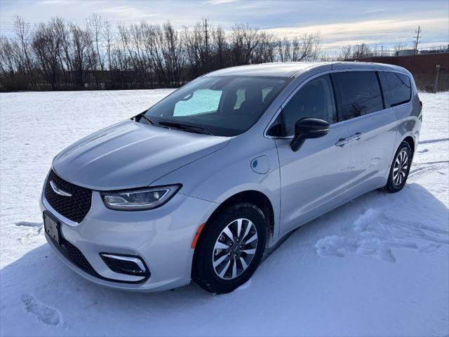 used 2024 Chrysler Pacifica Hybrid car, priced at $38,900