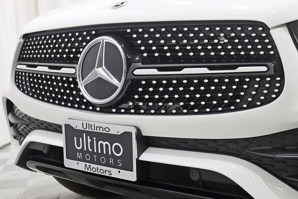 used 2022 Mercedes-Benz GLC 300 car, priced at $31,800