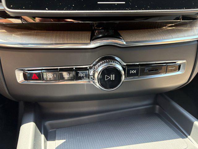 new 2026 Volvo XC60 car, priced at $59,370