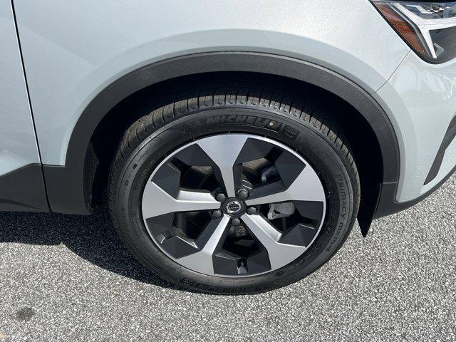 new 2025 Volvo XC40 car, priced at $45,485