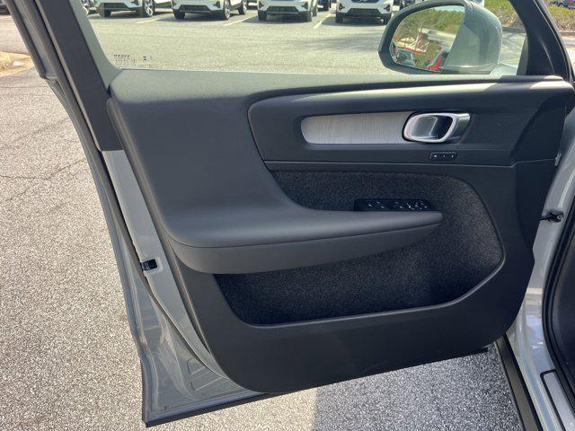 new 2025 Volvo XC40 car, priced at $45,485