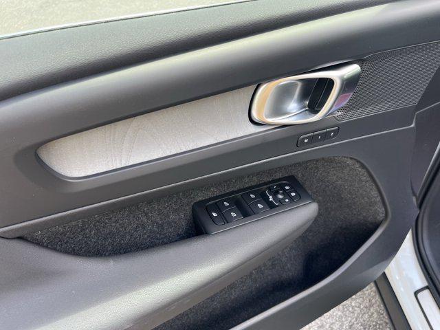 new 2025 Volvo XC40 car, priced at $45,485