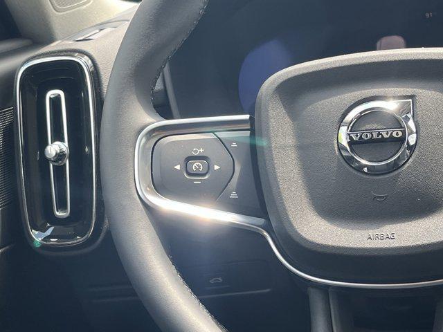 new 2025 Volvo XC40 car, priced at $45,485