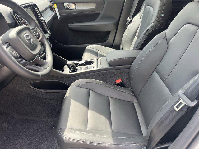 new 2025 Volvo XC40 car, priced at $45,485