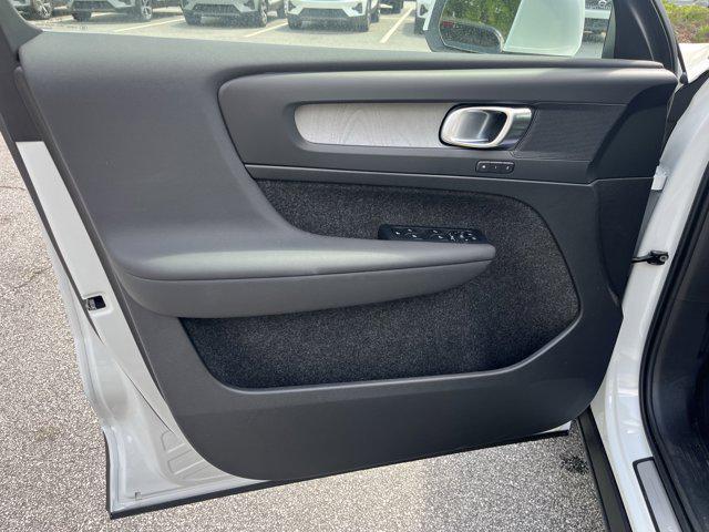 new 2025 Volvo XC40 car, priced at $45,485