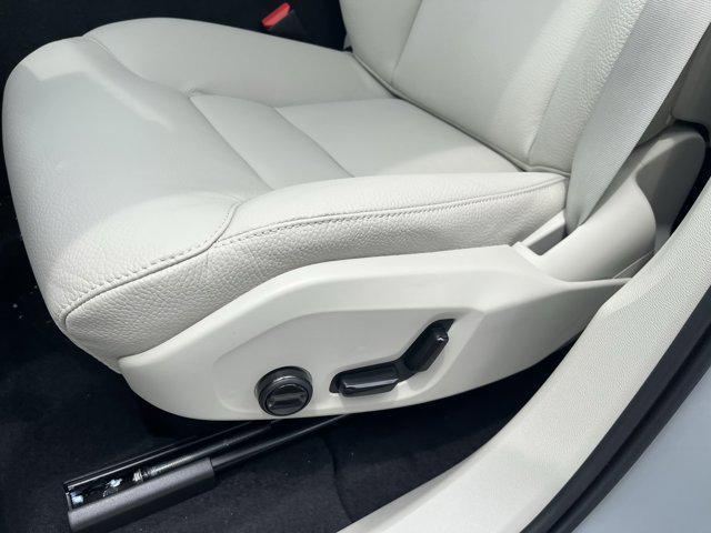 new 2025 Volvo XC60 car, priced at $55,360