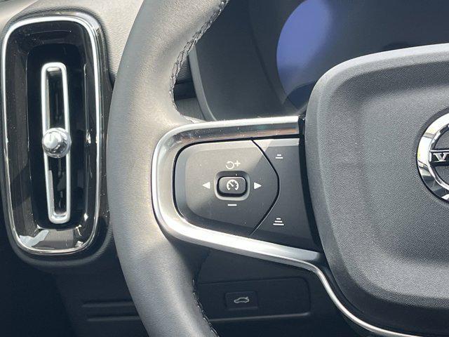 new 2025 Volvo XC40 car, priced at $51,015
