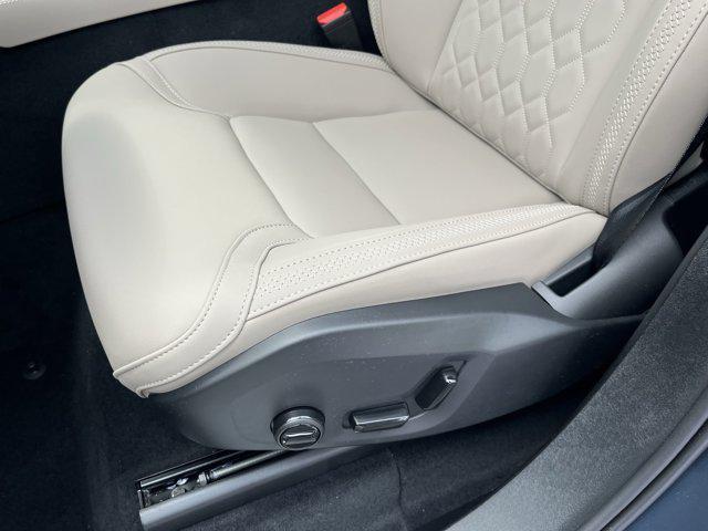 new 2025 Volvo XC90 car, priced at $65,145