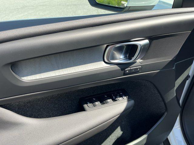 new 2025 Volvo XC40 car, priced at $45,485