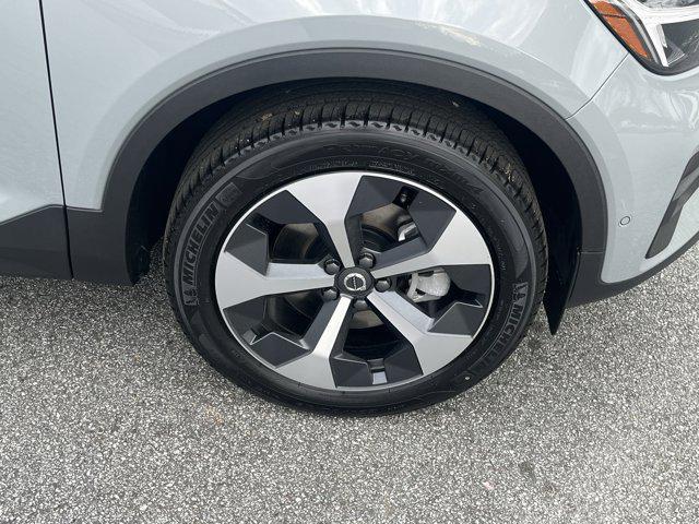 new 2025 Volvo XC40 car, priced at $46,795