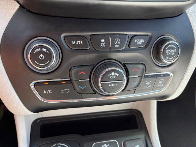 used 2019 Jeep Cherokee car, priced at $15,895
