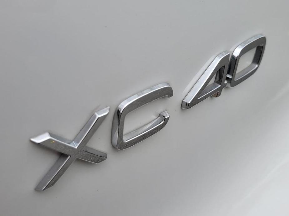used 2021 Volvo XC40 car, priced at $32,062