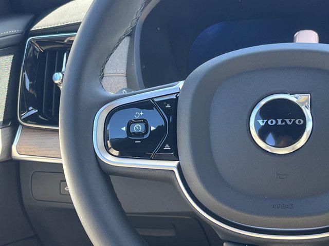 new 2025 Volvo XC90 car, priced at $61,405