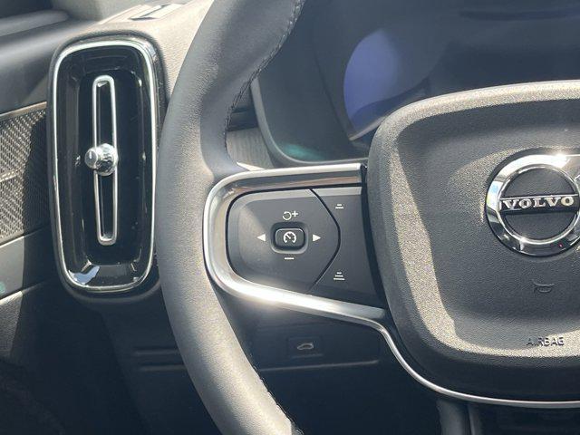 new 2025 Volvo XC40 car, priced at $51,015