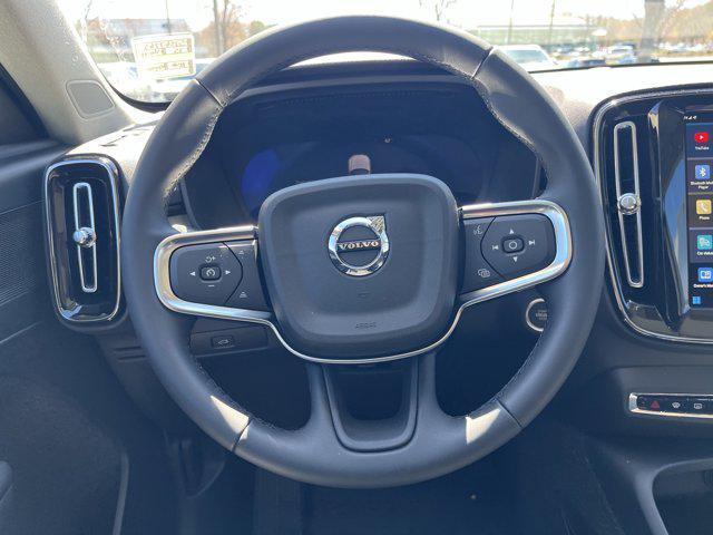 new 2025 Volvo XC40 car, priced at $45,495