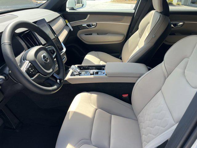 new 2025 Volvo XC90 car, priced at $70,045